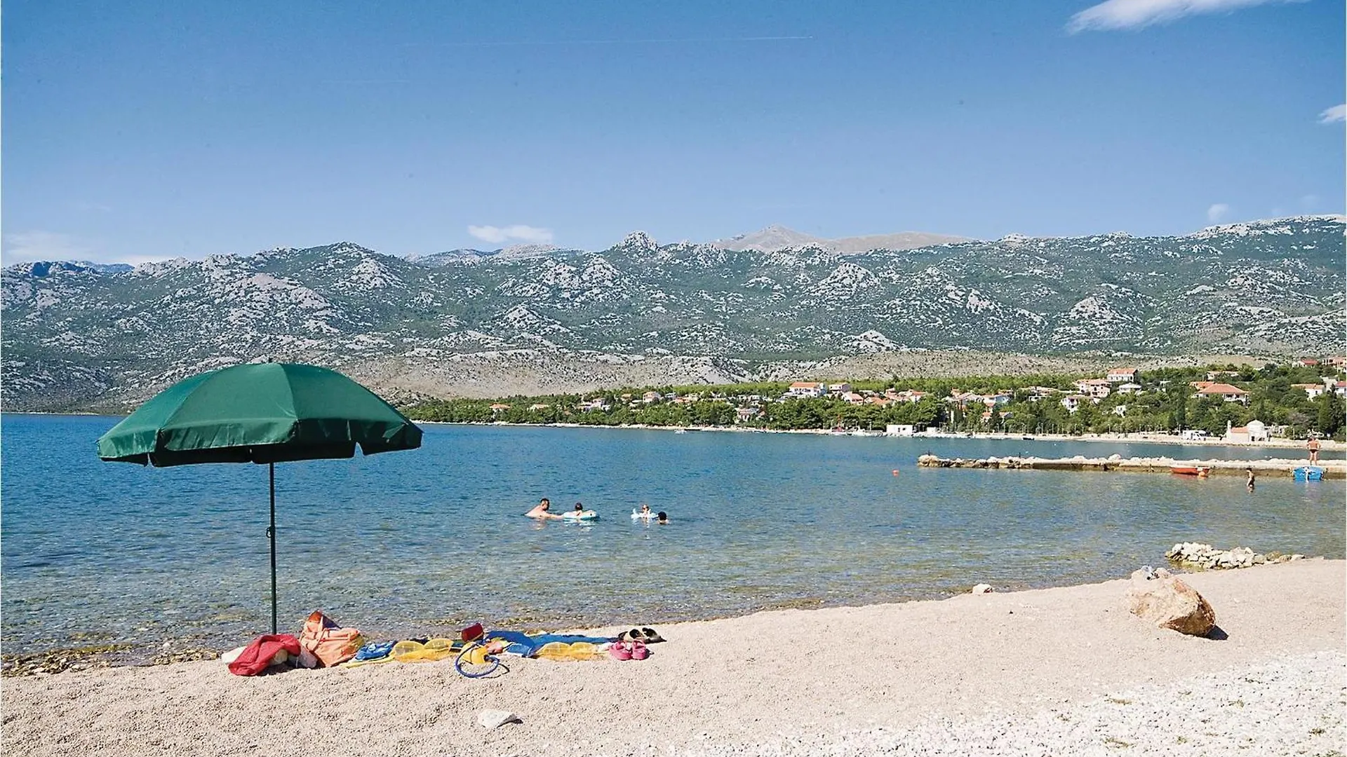 Beach Front Apartment In Rovanjska With Wifi