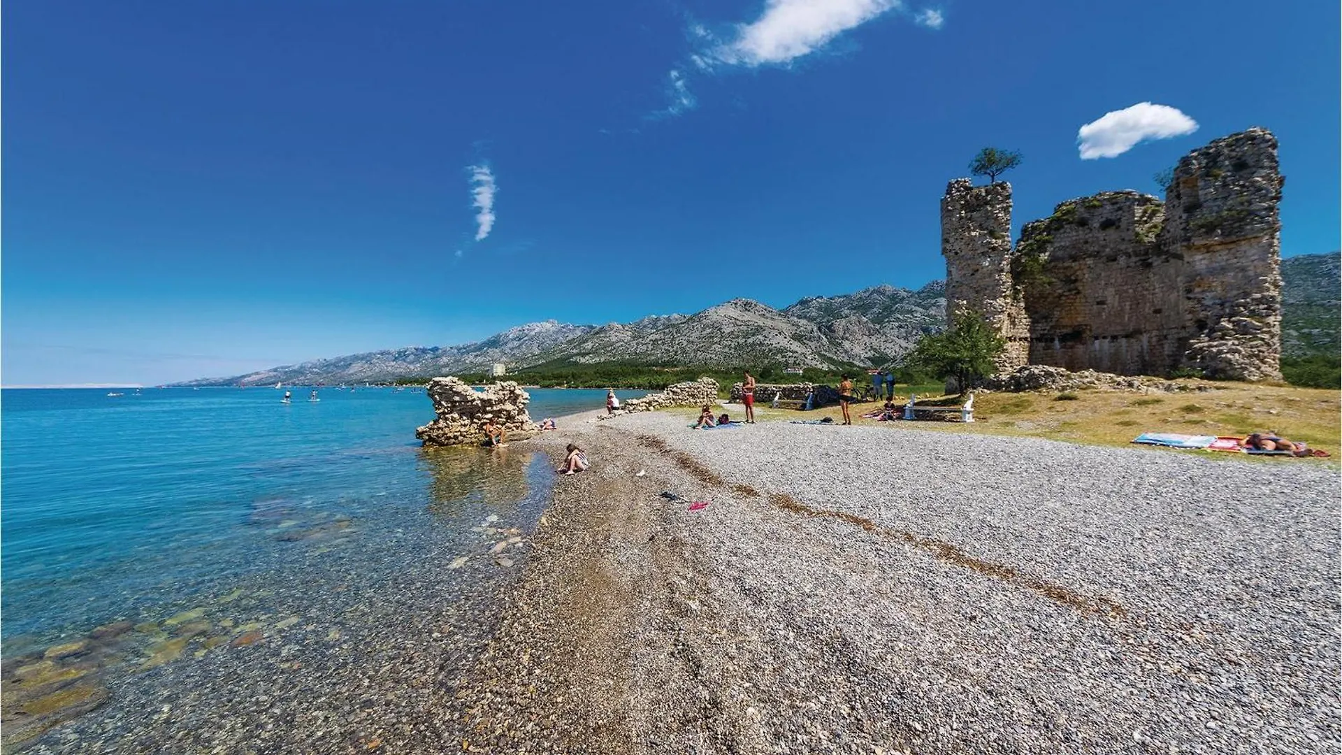 Beach Front Apartment In Rovanjska With Wifi